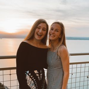 Meet your Posher, Claire